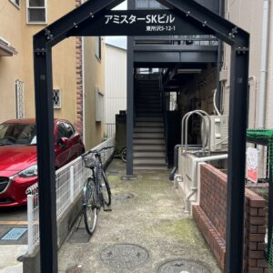 所沢市東所沢にて集合住宅の建物名称看板を施工しました