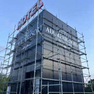 ホテル看板のリニューアル工事